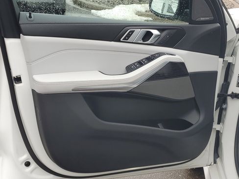 Certified 2025 BMW X5 xDrive40i w/ M Sport Package image 5