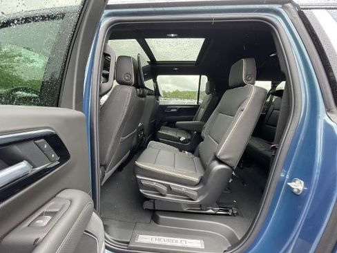 New 2025 Chevrolet Suburban Premier image 73