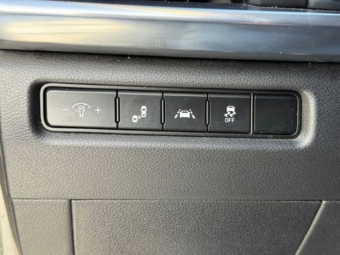 Used 2022 Kia Telluride LX image 33