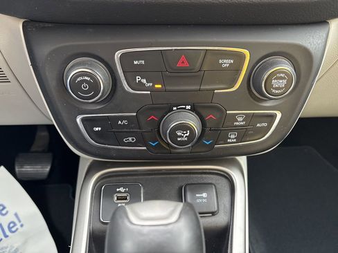 Used 2019 Jeep Compass Latitude w/ Safety & Security Group image 33