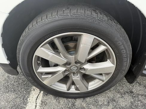 Used 2013 Nissan Pathfinder Platinum FWD image 36