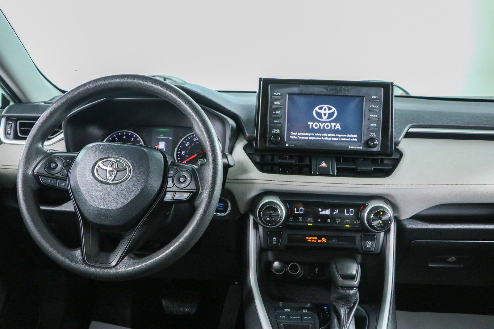 Used 2022 Toyota RAV4 XLE FWD image 17