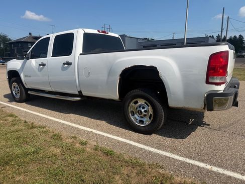Used 2011 GMC Sierra 2500 W/T AWD/4WD image 7