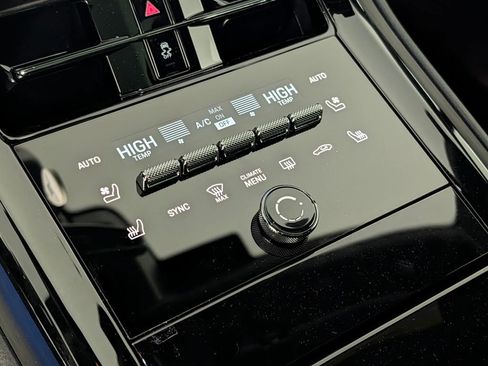 New 2025 Porsche Panamera image 34