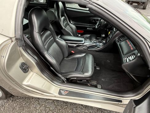 Used 1998 Chevrolet Corvette Coupe w/ Roof Pkg RWD image 23