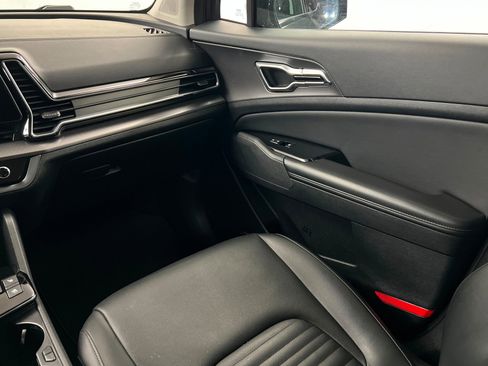 Used 2023 Kia Sportage SX image 11
