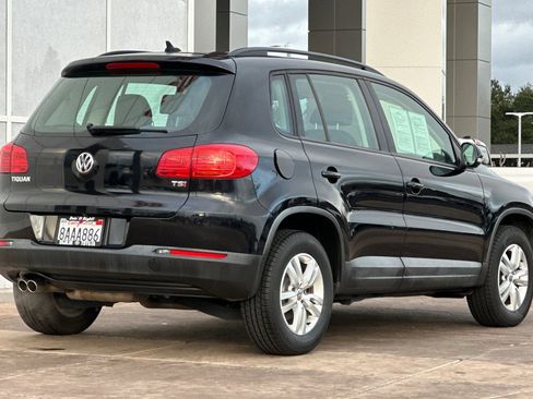 Used 2017 Volkswagen Tiguan S image 4