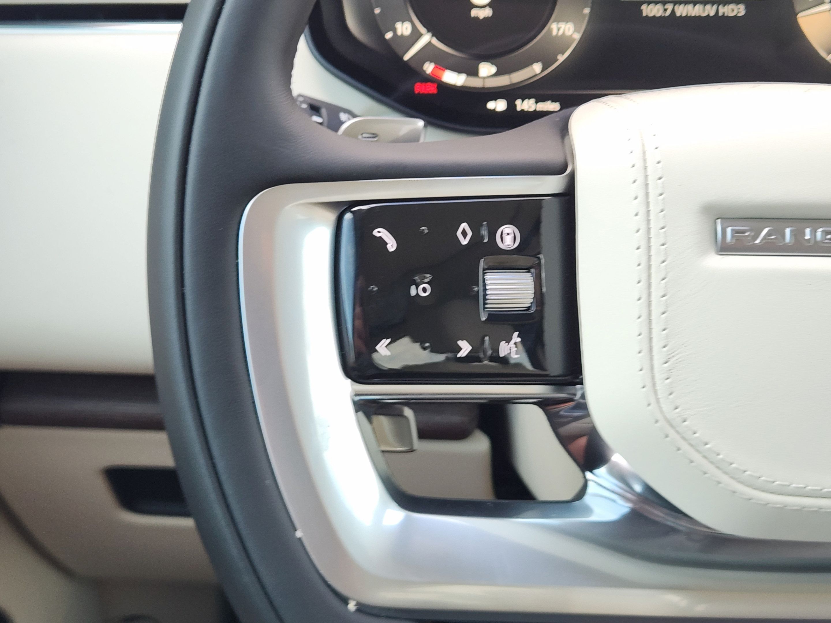 Used 2015 Mercedes-Benz SL 550 image 21