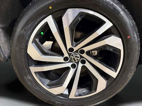 Used 2021 Volkswagen Atlas SEL Premium image 37