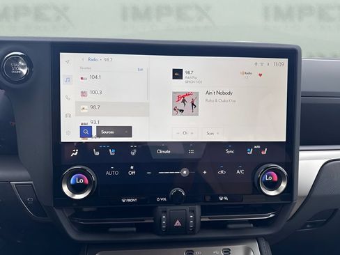 Used 2025 Lexus GX 550 AWD/4WD image 9