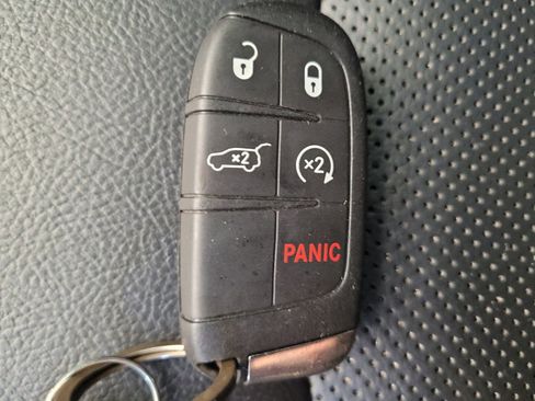 Used 2018 Jeep Compass Limited w/ Navigation Group AWD/4WD image 32
