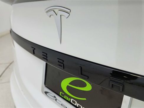 Used 2021 Tesla Model S Plaid image 16