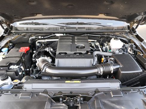 Used 2025 Nissan Frontier Pro-X image 16