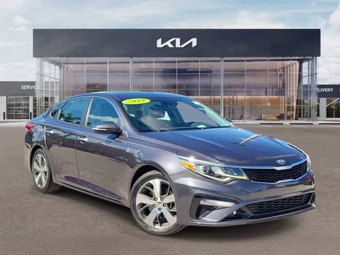Used 2019 Kia Optima S FWD image 1