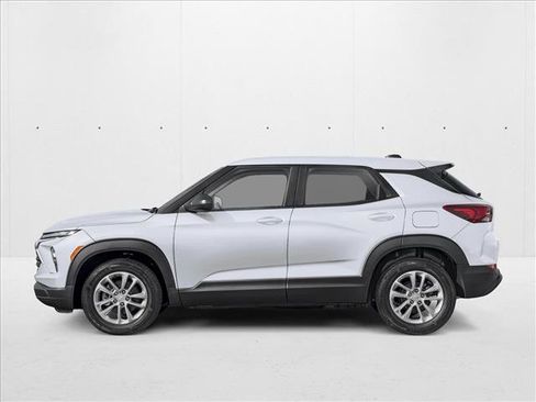 New 2026 Chevrolet TrailBlazer RS FWD image 3