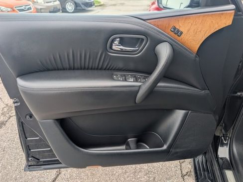 Used 2013 INFINITI QX56 4WD image 10