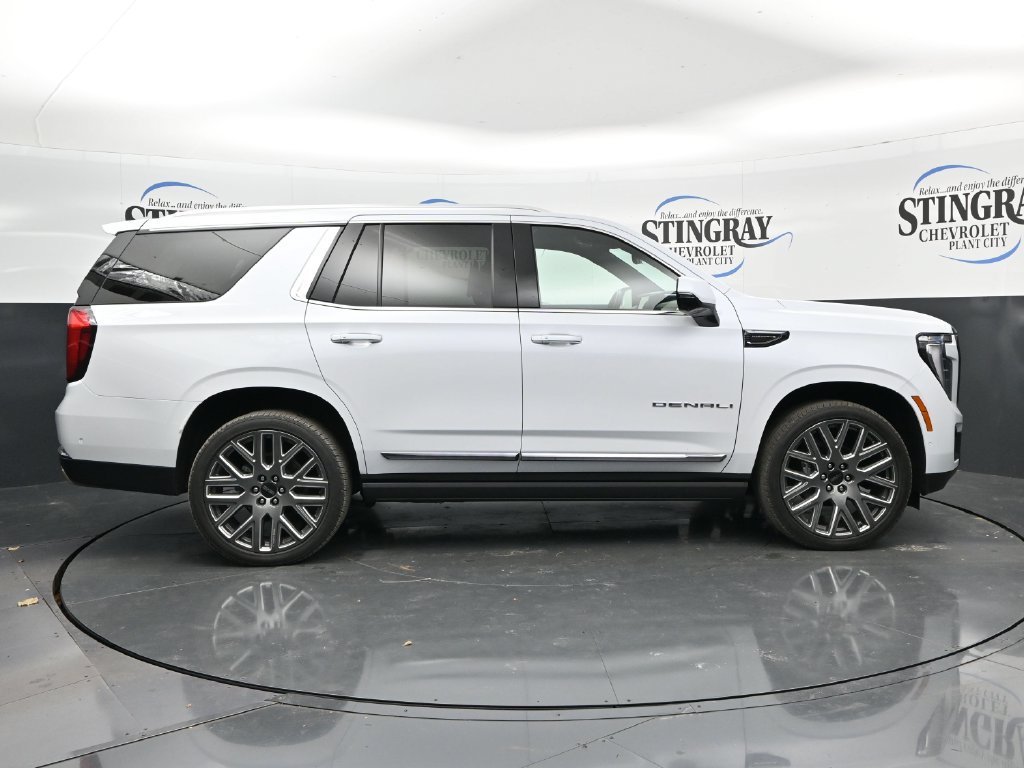 Used 2026 GMC Yukon Denali Ultimate w/ LPO, Floor Liner Package AWD/4WD image 8