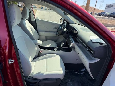 Used 2025 Hyundai Kona SEL AWD/4WD image 13