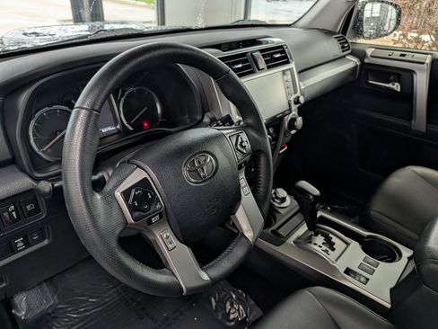 Used 2022 Toyota 4Runner TRD Sport image 15