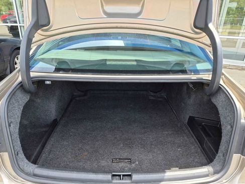 Used 2015 Volkswagen Passat TDI SE FWD image 30