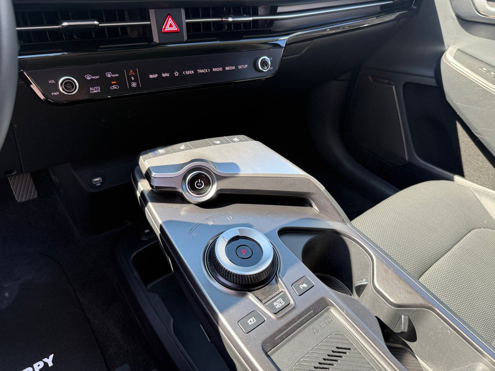 Certified 2024 Kia EV6 Wind w/ Wind Technology Package RWD image 13
