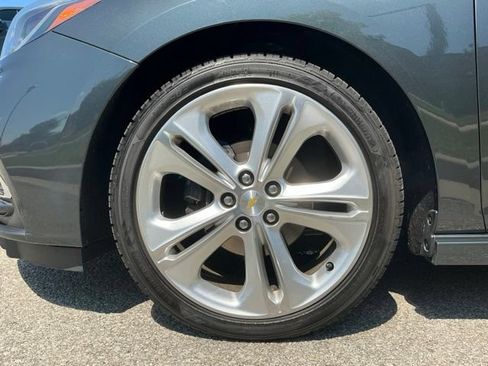 Used 2017 Chevrolet Cruze Premier FWD image 13