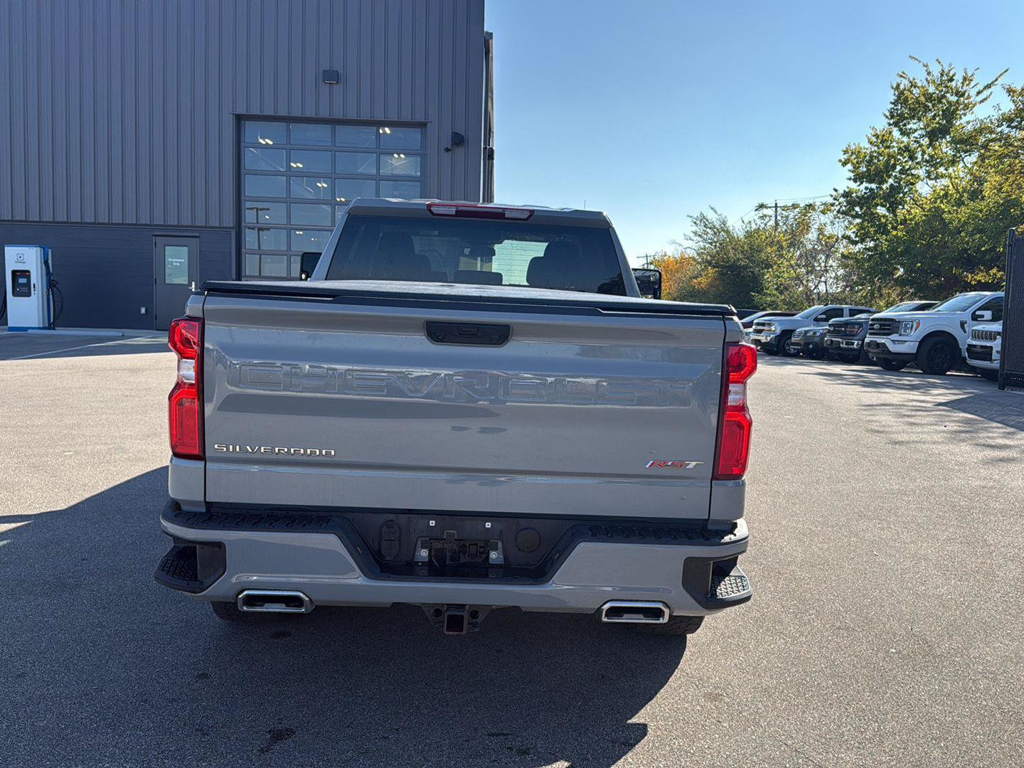Used 2024 Chevrolet Silverado 1500 RST w/ Z71 Off-Road Package AWD/4WD image 4