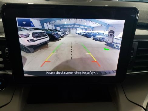 Used 2022 Ford Explorer XLT w/ Equipment Group 202A image 21