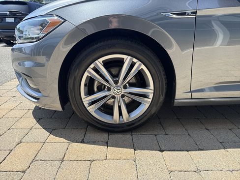 Used 2021 Volkswagen Jetta R-Line w/ R-Line Cold Weather Package FWD image 6