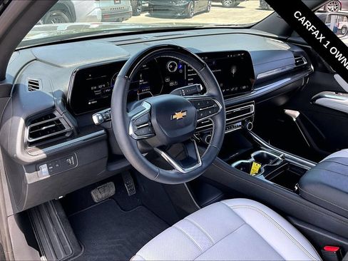 Used 2025 Chevrolet Traverse High Country FWD image 5
