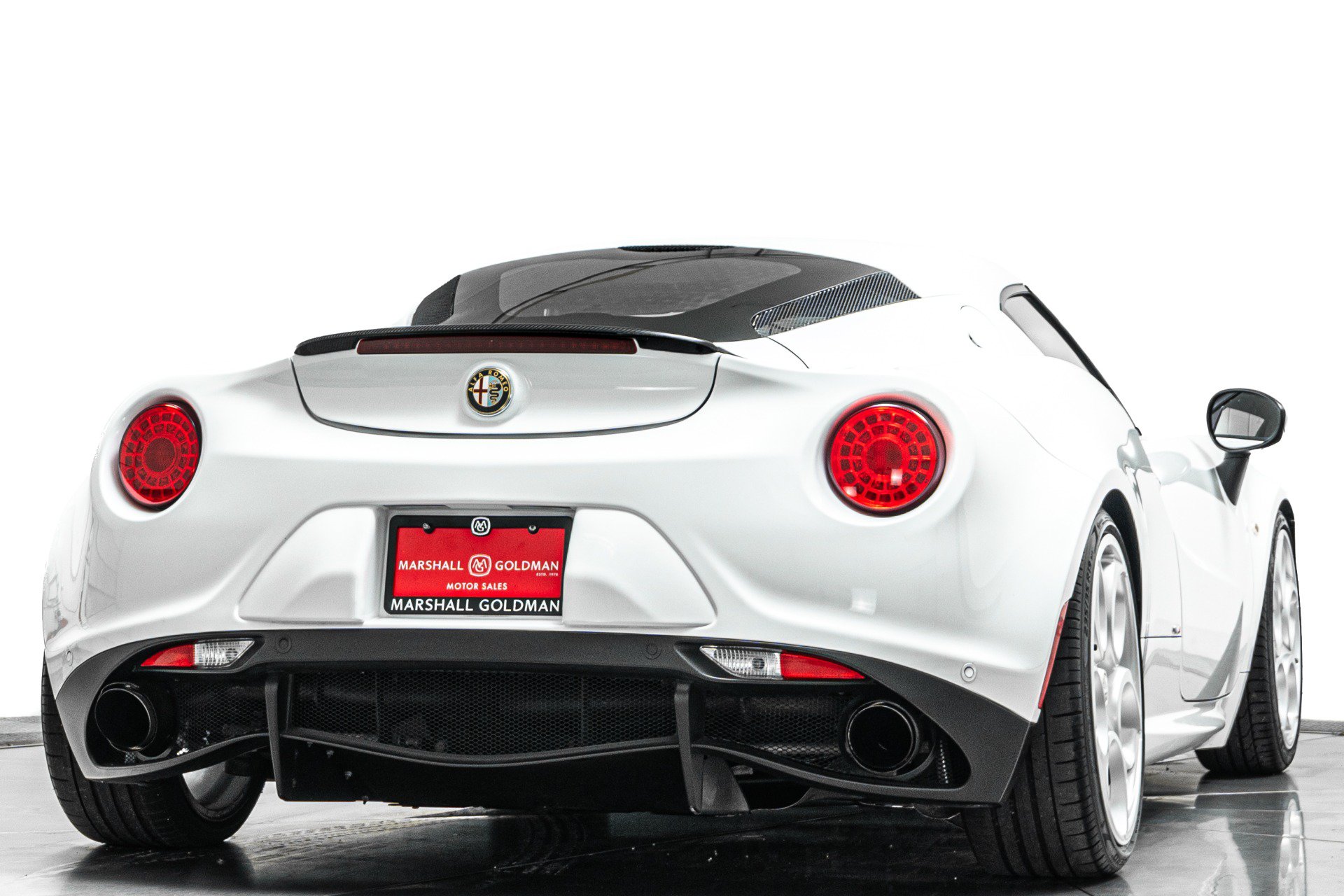 Used 2015 Alfa Romeo 4C Coupe w/ Leather Interior Group RWD image 9