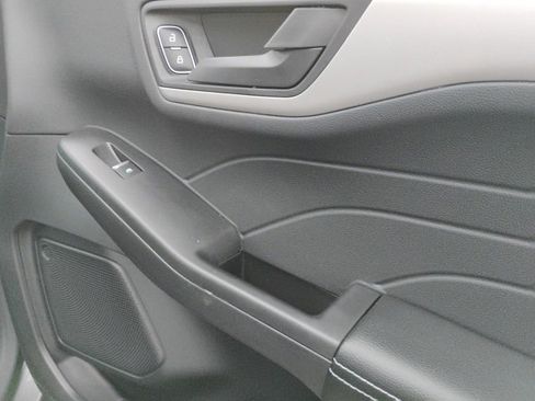 Used 2022 Ford Escape SE w/ Convenience Package image 17