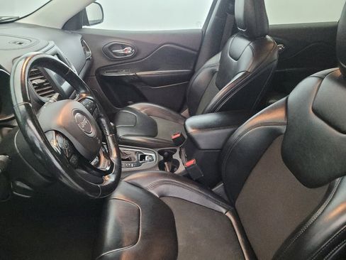 Used 2020 Jeep Cherokee Latitude Plus image 17