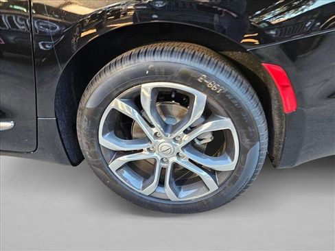 New 2026 Chrysler Pacifica Pinnacle FWD image 10