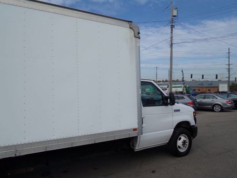 Used 2017 Ford E-450 and Econoline 450 Super Duty w/ Power Windows & Locks Group image 54