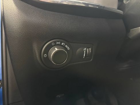 Used 2022 Jeep Compass Limited AWD/4WD image 23