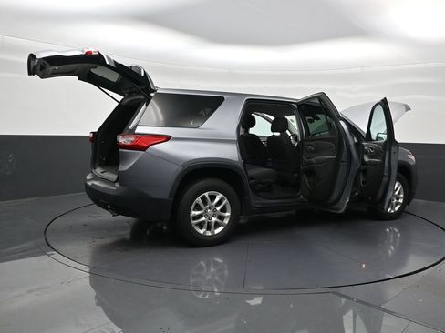 Used 2021 Chevrolet Traverse LS FWD image 31