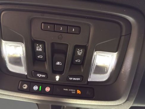 Used 2023 Chevrolet Silverado 2500 High Country image 34