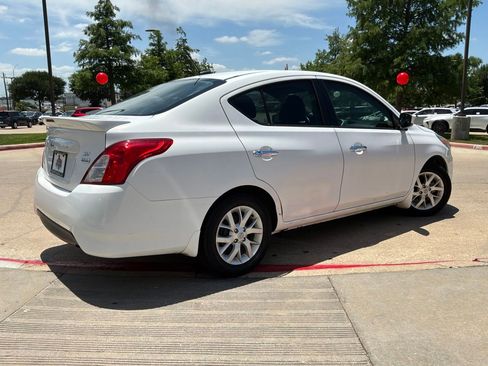 Used 2017 Nissan Versa SV w/ SV Special Edition Package FWD image 6