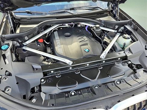 Used 2025 BMW X7 xDrive40i w/ Executive Package image 9