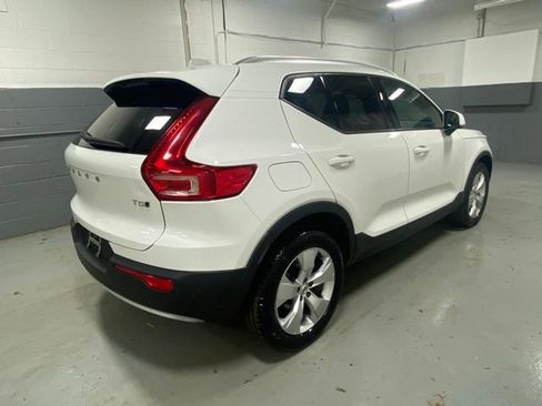 Used 2020 Volvo XC40 T5 Momentum w/ Protection Package AWD/4WD image 3