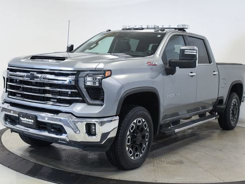 Used 2024 Chevrolet Silverado 3500 LTZ w/ LTZ Plus Package AWD/4WD image 9
