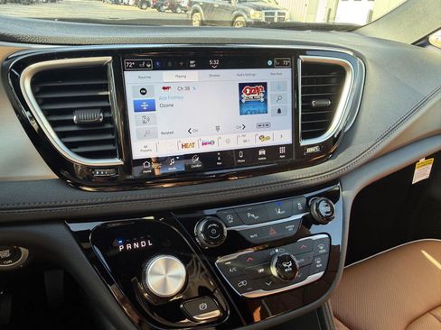 New 2026 Chrysler Pacifica Pinnacle FWD image 10