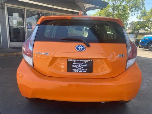 Used 2015 Toyota Prius C One FWD image 6