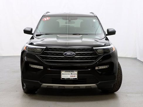 Used 2022 Ford Explorer XLT w/ Equipment Group 202A image 5