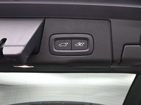 Used 2023 Volvo XC60 B5 Plus AWD/4WD image 31