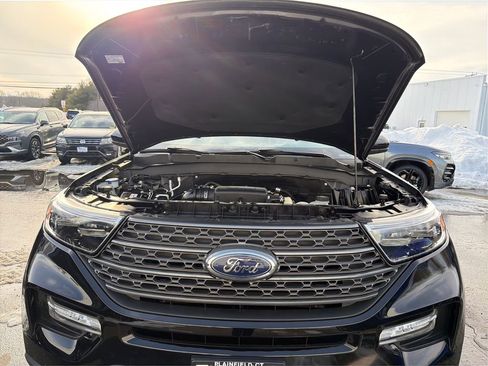 Used 2022 Ford Explorer XLT w/ Equipment Group 202A image 11