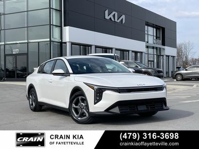 New 2025 Kia K4 LXS