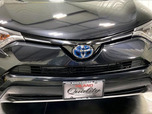Used 2018 Toyota RAV4 Limited AWD/4WD image 30