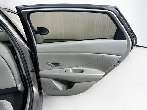 Used 2022 Hyundai Elantra SEL FWD image 28